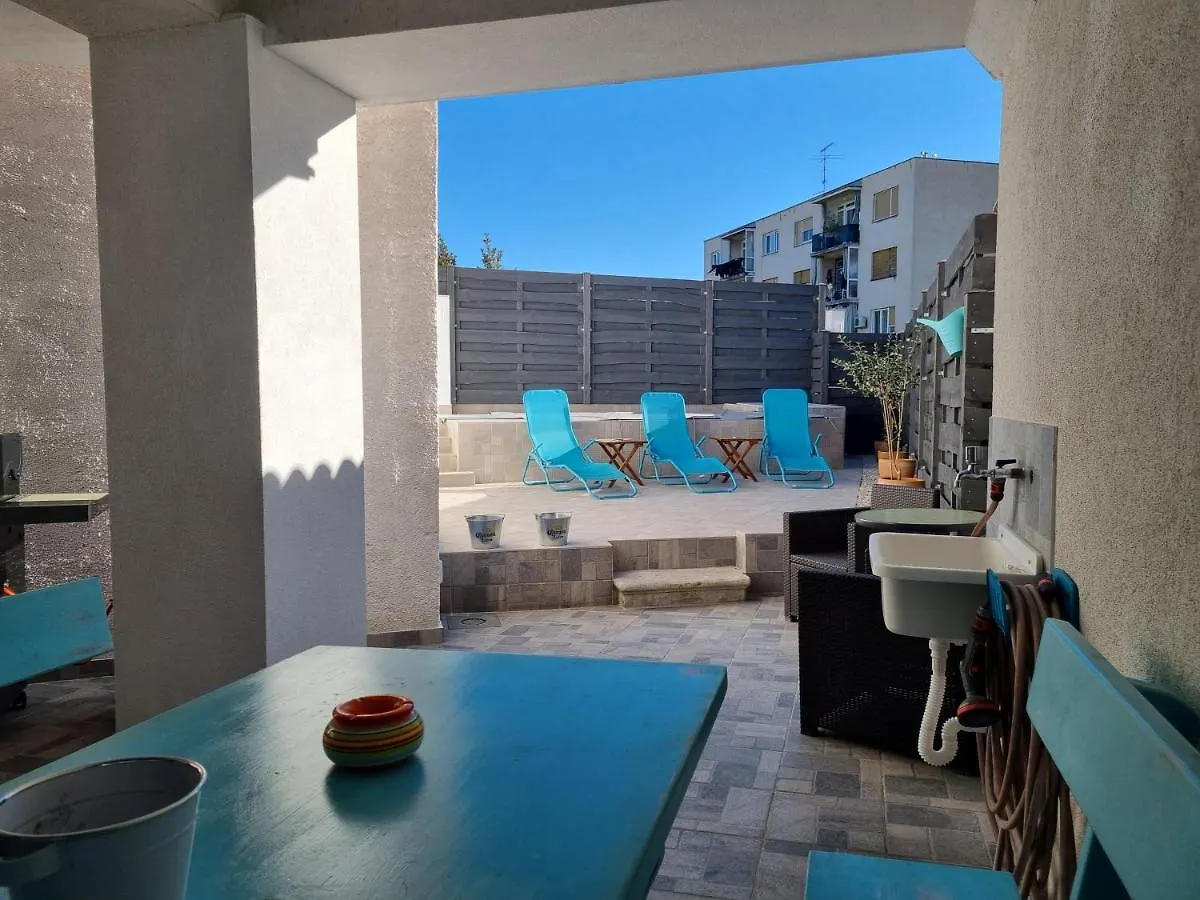 Villa Carmen Pula 0*,